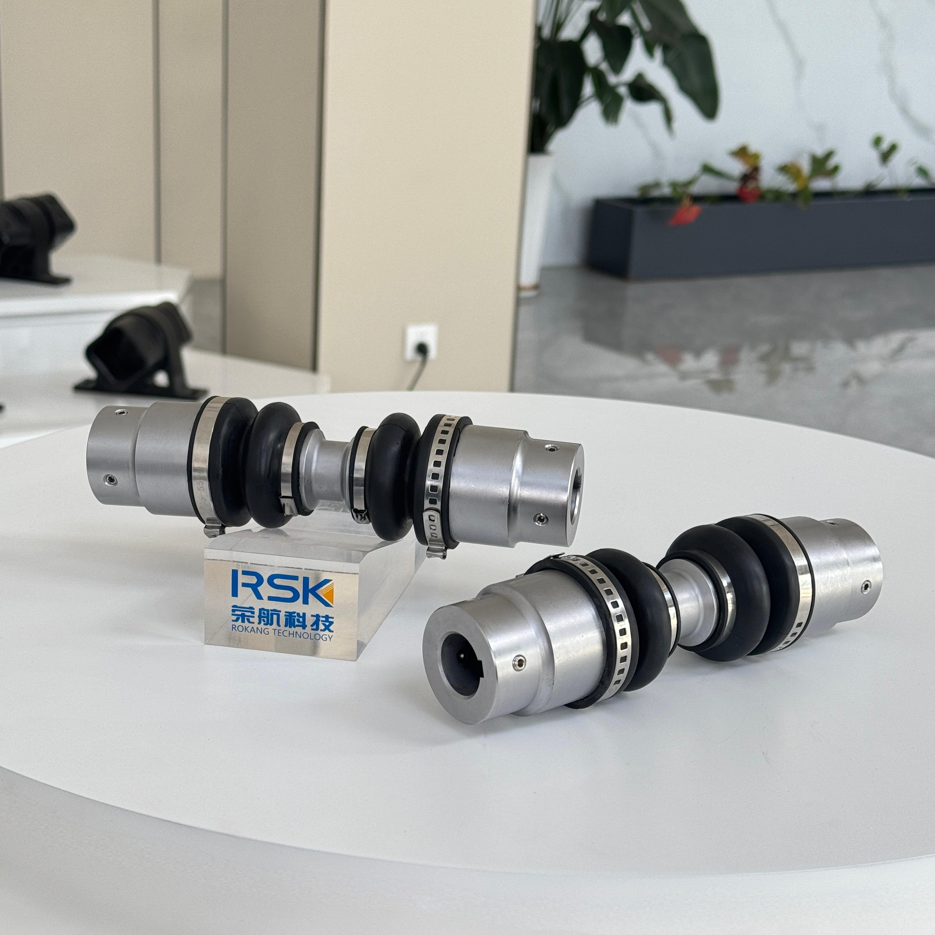 TRI-BALL JOINT ข้อต่อความเร็วคงที่เหมาะสำหรับหุ่นยนต์แบบมีล้อ ขนาดเล็ก น้ำหนักเบา การชดเชยหลายทิศทาง